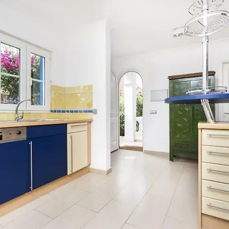 Es Buda Blau A Pie De Playa... Holiday home Arta